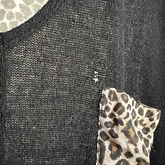Mandee High Low Blouse Black Cheetah Leopard Print V Neck Flowy Lightweight Top - Picture 3 of 4